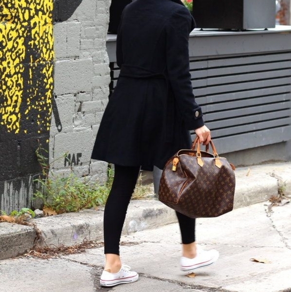 Authentic Louis Vuitton Monogram LV Speedy 30 in Excellent Condition - Picture 6 of 16